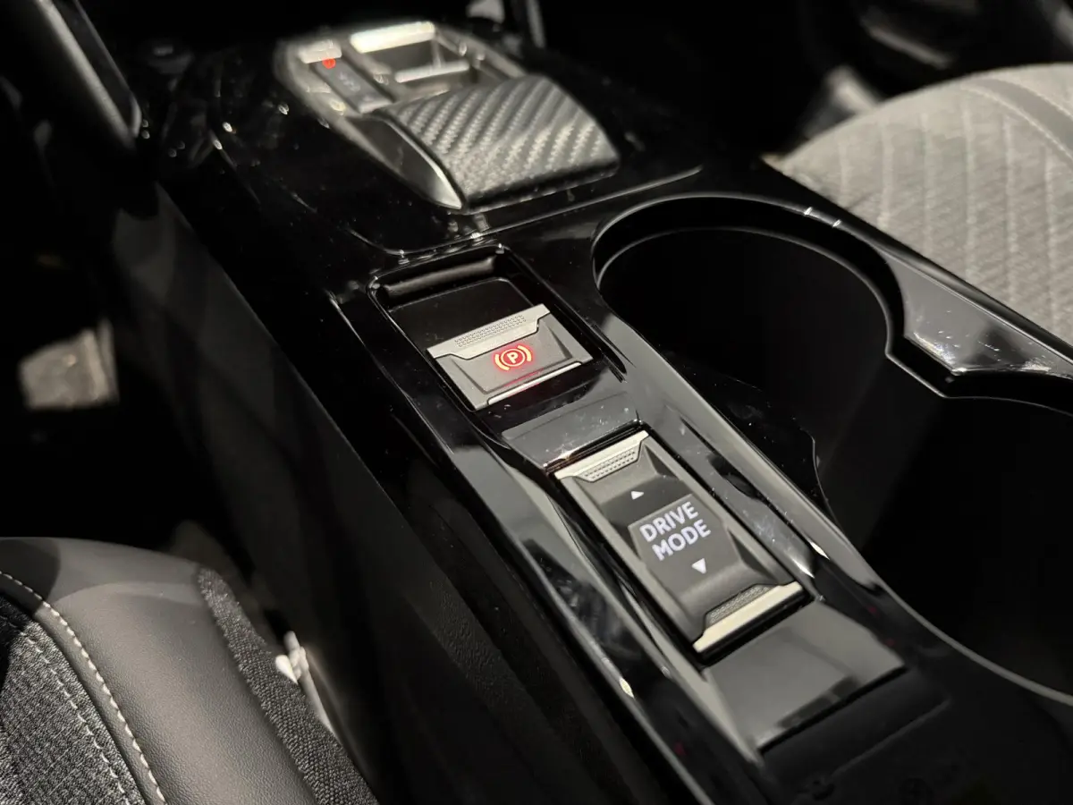 E-Style | Stoelverwarming | Apple Carplay & Android Auto | Parkeersensoren |