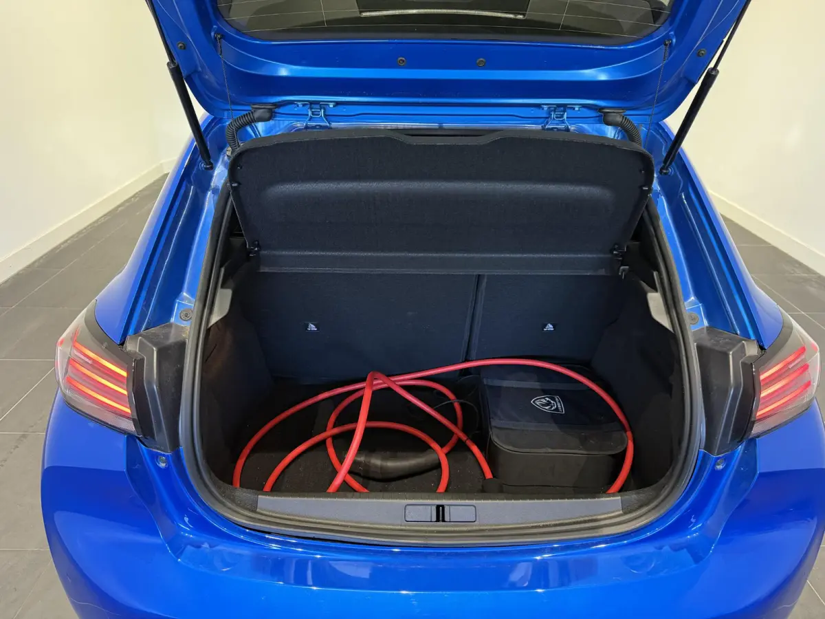 E-Style | Stoelverwarming | Apple Carplay & Android Auto | Parkeersensoren |