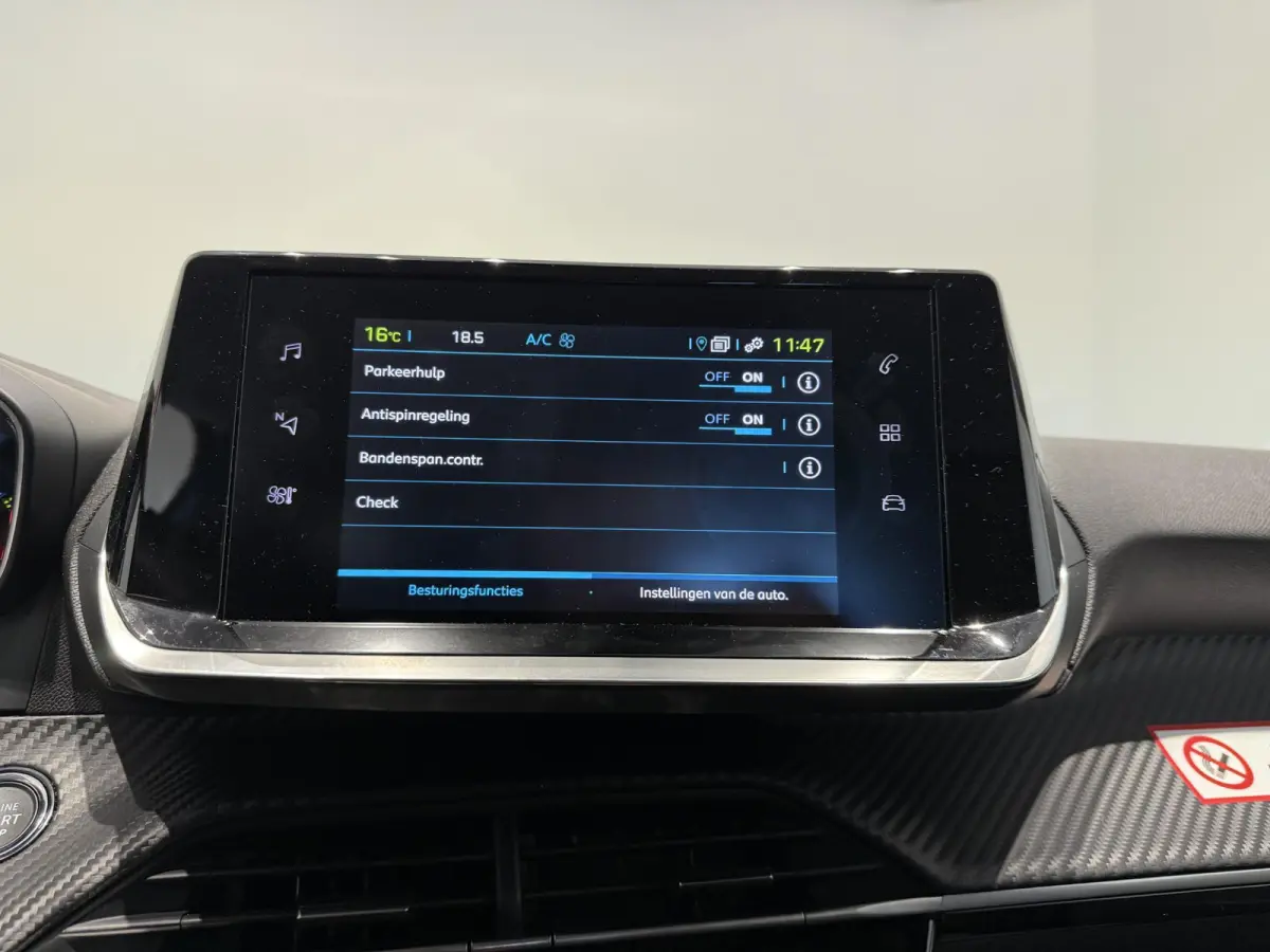 E-Style | Stoelverwarming | Apple Carplay & Android Auto | Parkeersensoren |