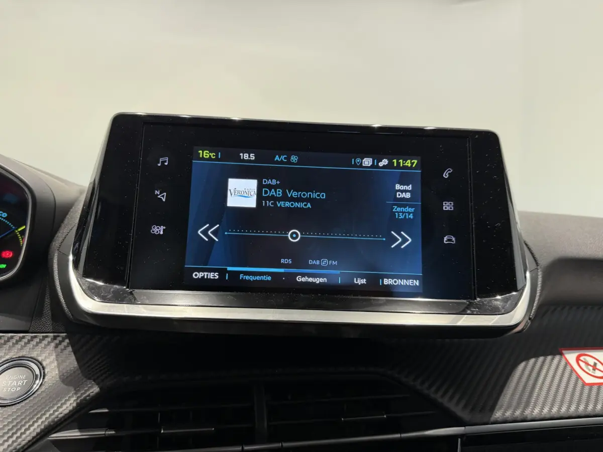 E-Style | Stoelverwarming | Apple Carplay & Android Auto | Parkeersensoren |