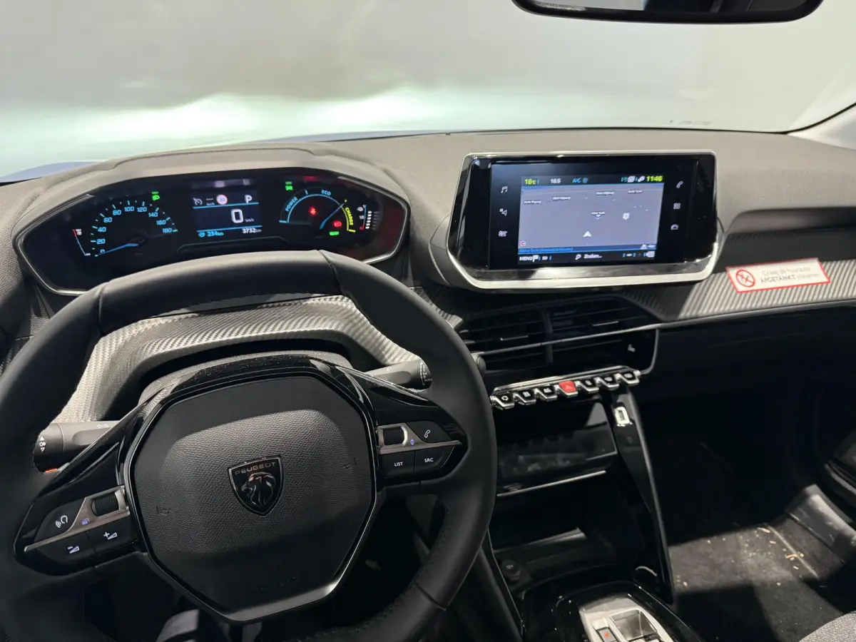 E-Style | Stoelverwarming | Apple Carplay & Android Auto | Parkeersensoren |