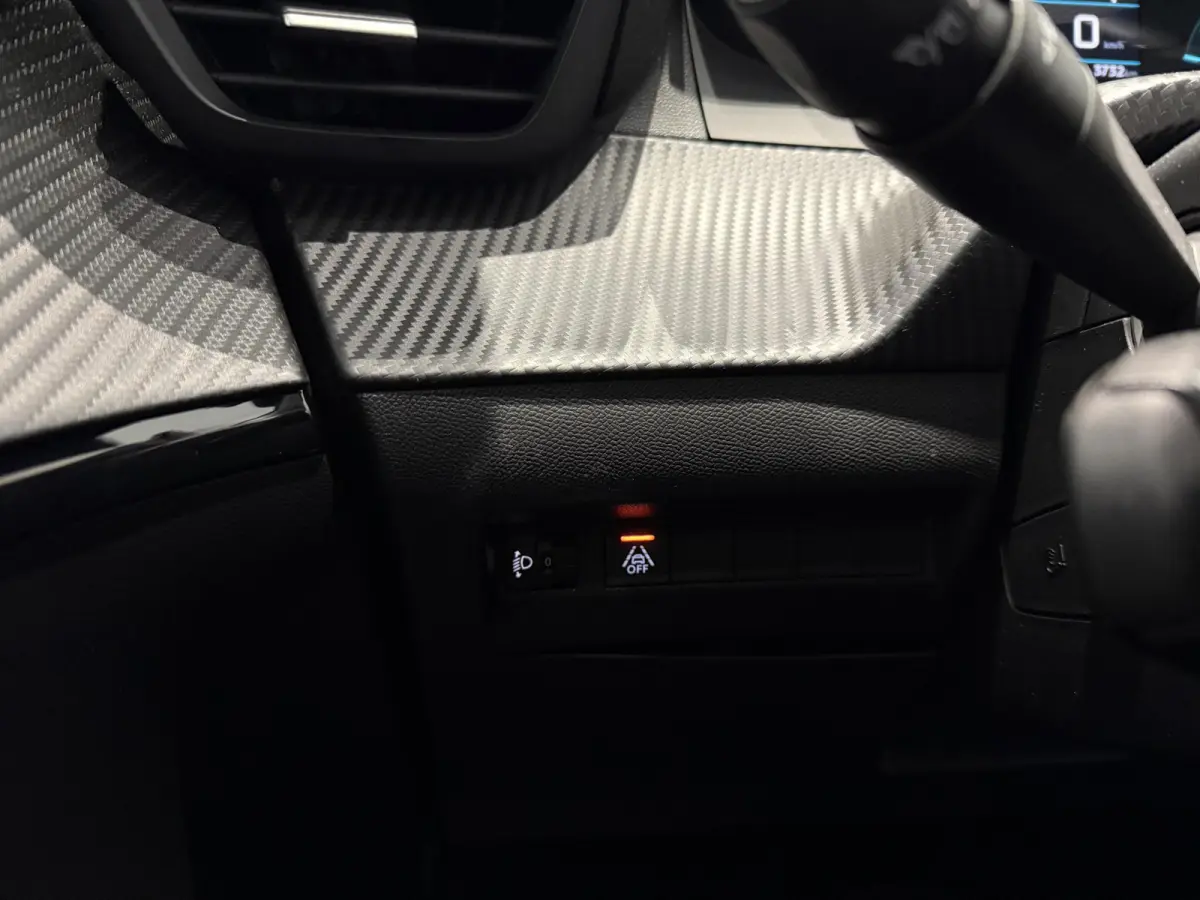 E-Style | Stoelverwarming | Apple Carplay & Android Auto | Parkeersensoren |