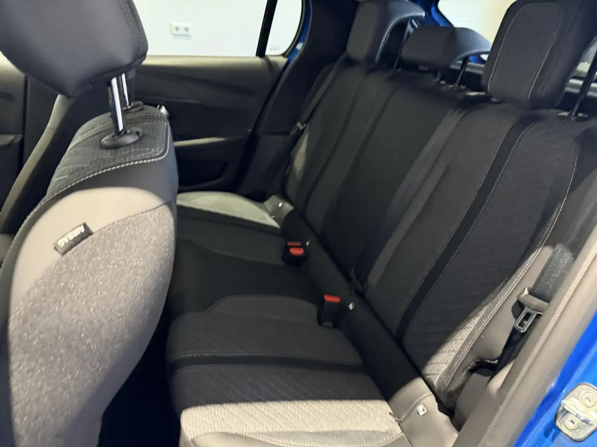 E-Style | Stoelverwarming | Apple Carplay & Android Auto | Parkeersensoren |