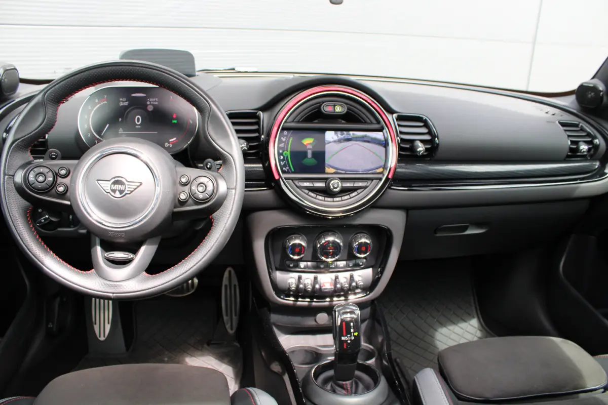 2.0 JCW 306pk ALL4 Thunder Pack | Automaat | Navigatie | Panorama/schuifdak | H&K | Verlaagd | Camera | Stoelverwarming |