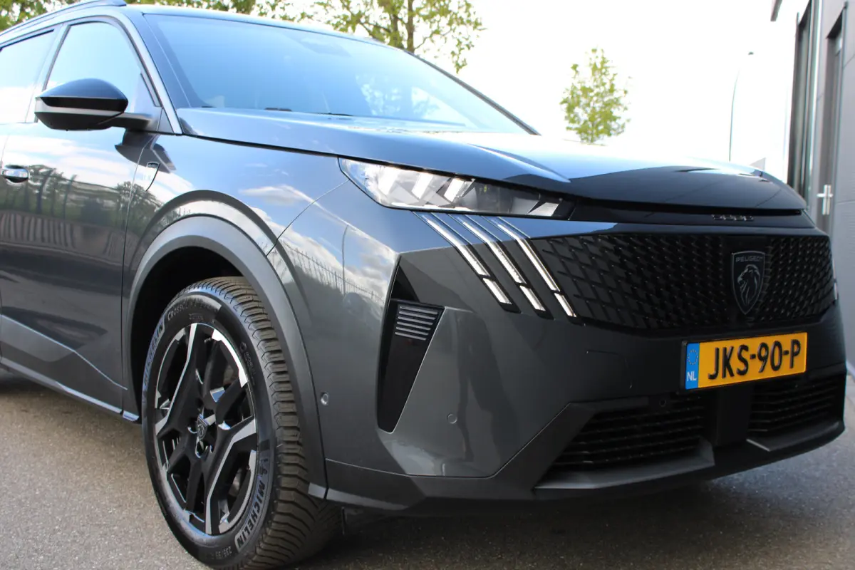1.6 Plug-in Hybrid 195 GT | Automaat | Luxe stoelen | Massage | Trekhaak | All season | NL auto | Navigatie | Camera |