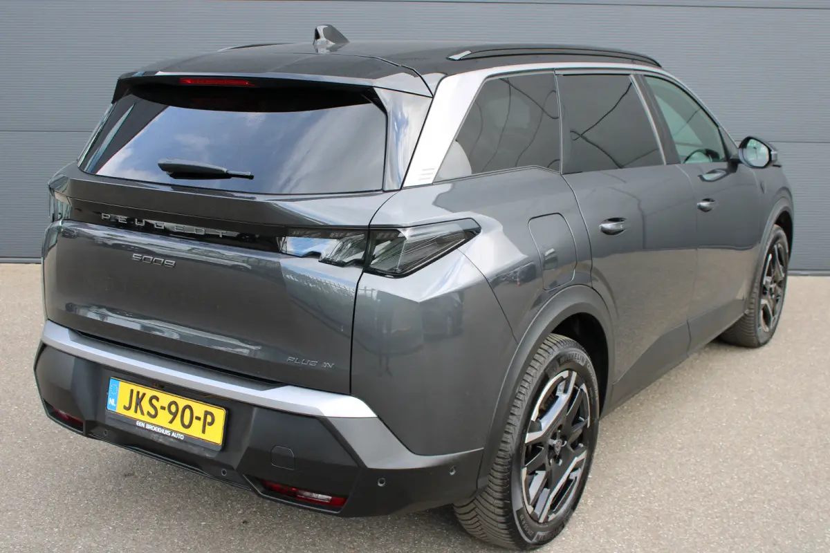 1.6 Plug-in Hybrid 195 GT | Automaat | Luxe stoelen | Massage | Trekhaak | All season | NL auto | Navigatie | Camera |