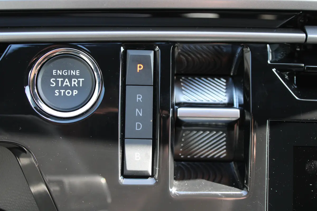 1.6 Plug-in Hybrid 195 GT | Automaat | Luxe stoelen | Massage | Trekhaak | All season | NL auto | Navigatie | Camera |