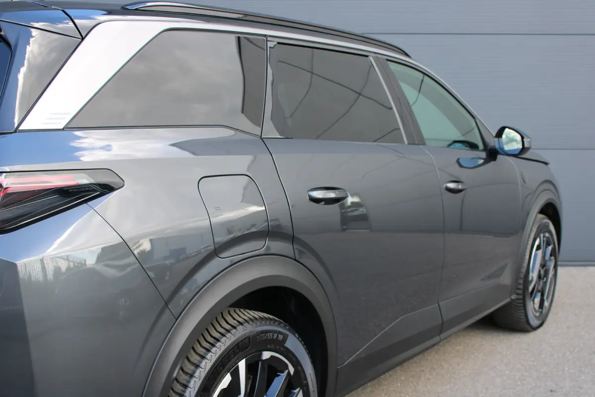 1.6 Plug-in Hybrid 195 GT | Automaat | Luxe stoelen | Massage | Trekhaak | All season | NL auto | Navigatie | Camera |