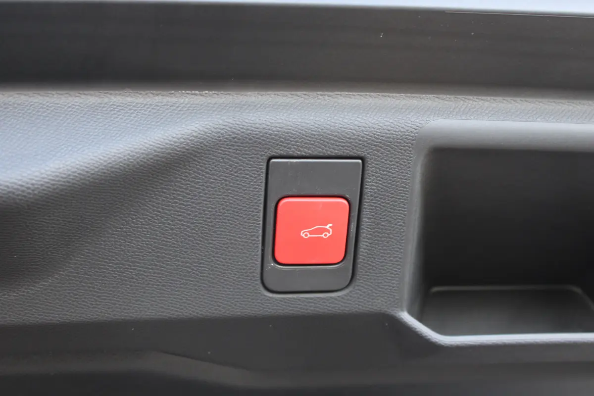 1.6 Plug-in Hybrid 195 GT | Automaat | Luxe stoelen | Massage | Trekhaak | All season | NL auto | Navigatie | Camera |