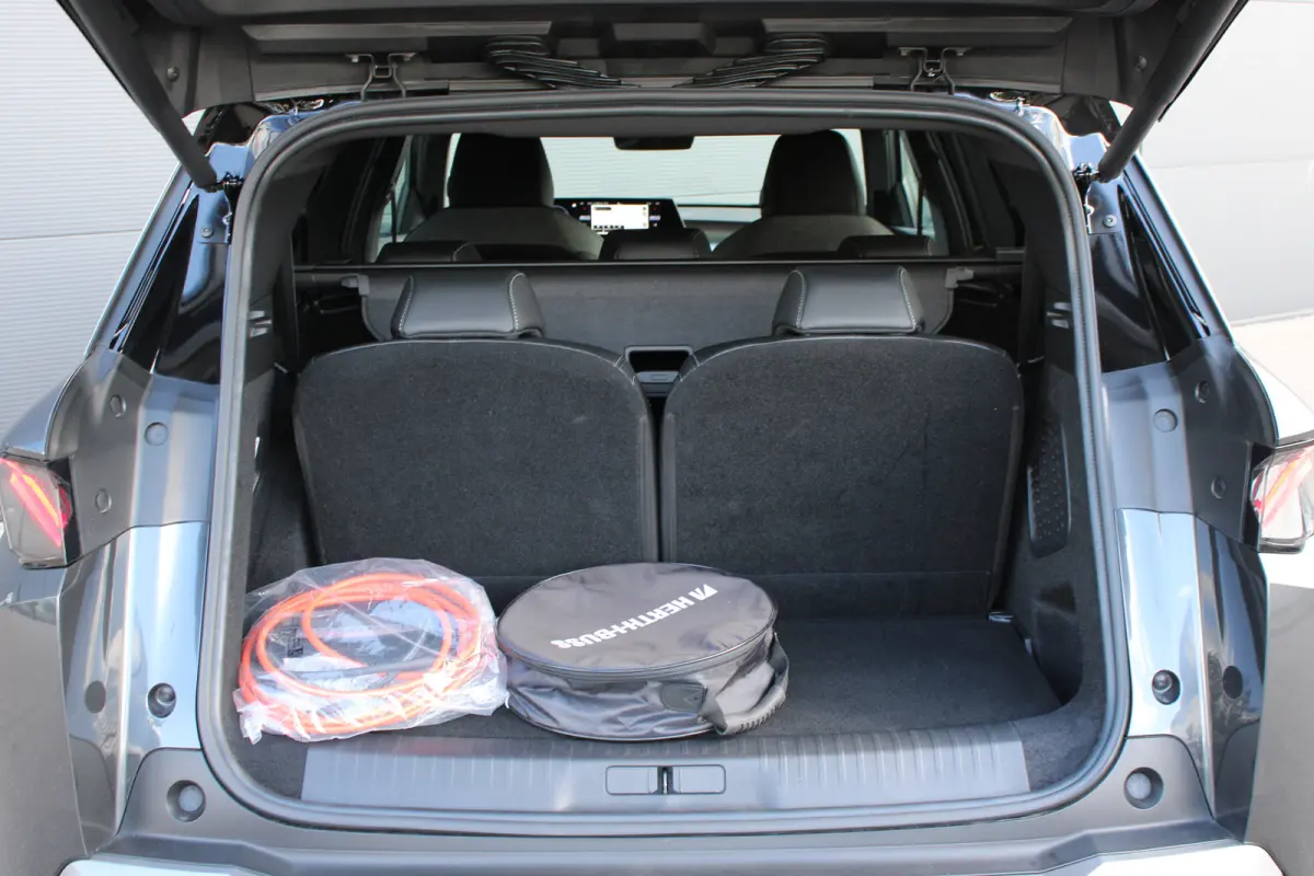 1.6 Plug-in Hybrid 195 GT | Automaat | Luxe stoelen | Massage | Trekhaak | All season | NL auto | Navigatie | Camera |