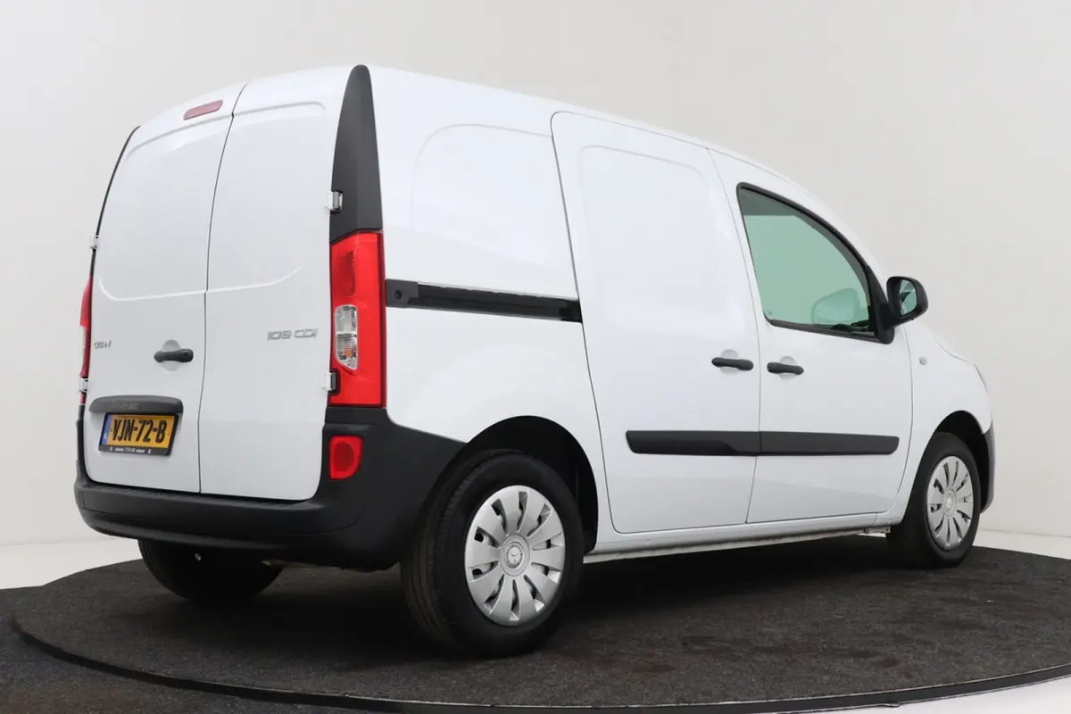 109 CDI | 78.000 KM! | Org NL | Airco | Betimmering | Bluetooth |