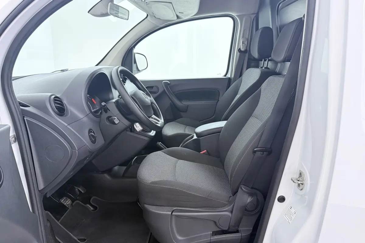 109 CDI | 78.000 KM! | Org NL | Airco | Betimmering | Bluetooth |
