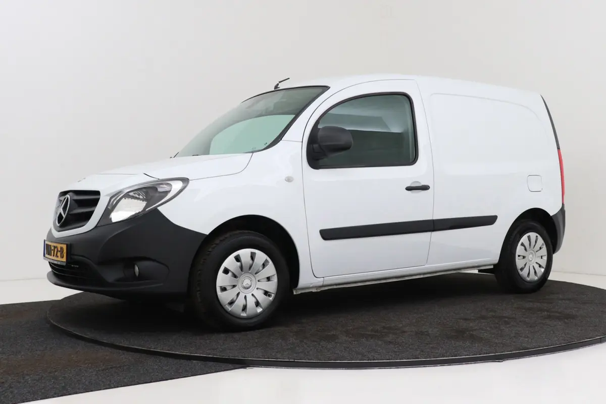 109 CDI | 78.000 KM! | Org NL | Airco | Betimmering | Bluetooth |