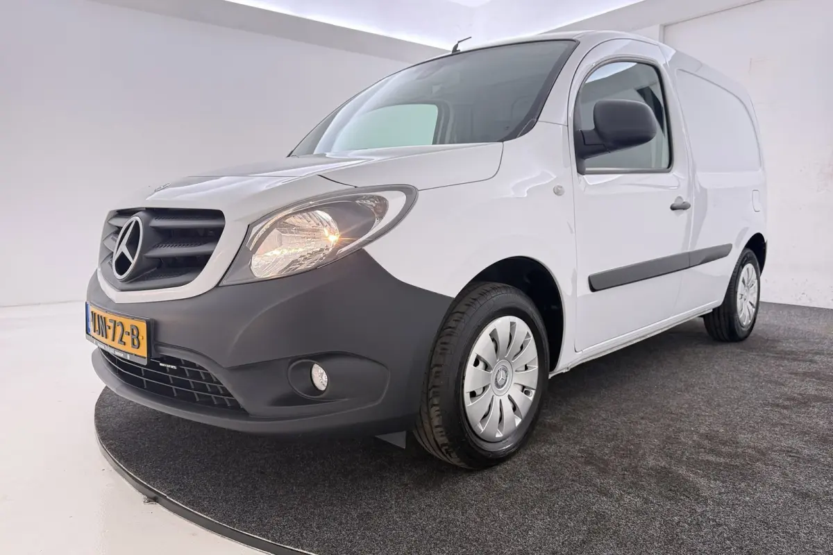 109 CDI | 78.000 KM! | Org NL | Airco | Betimmering | Bluetooth |