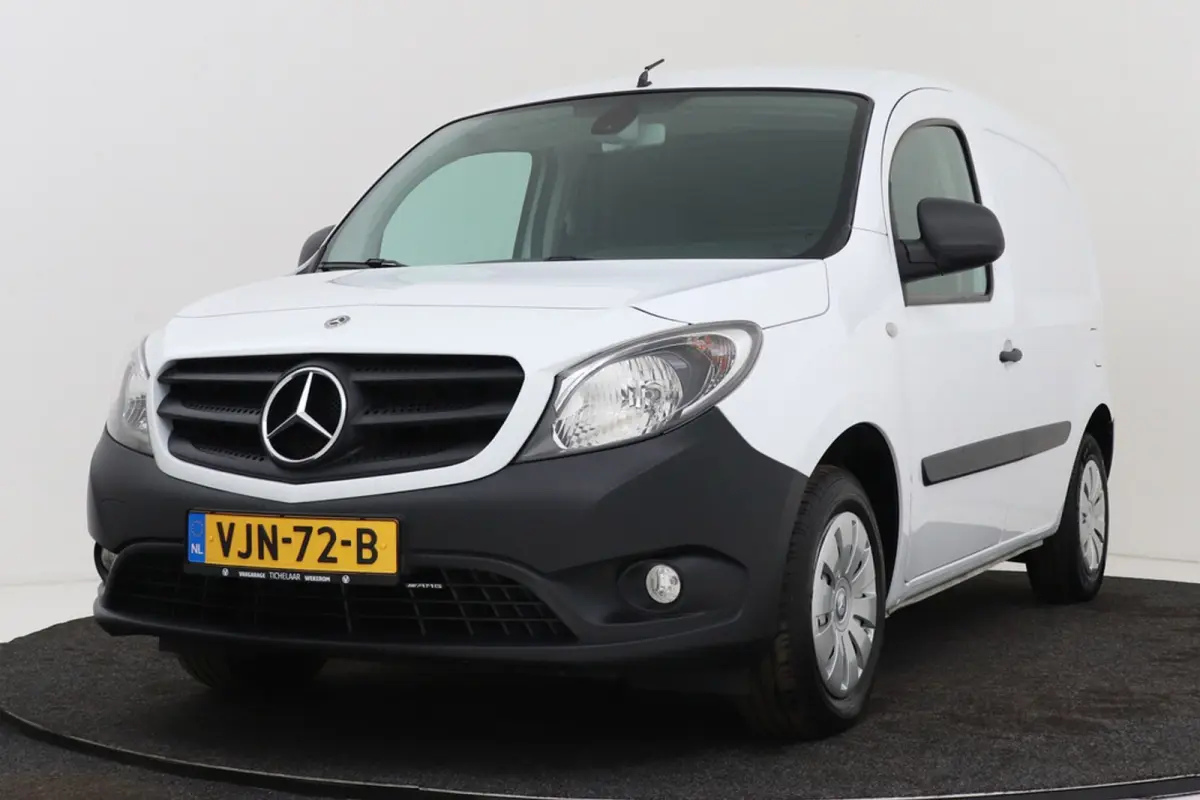 109 CDI | 78.000 KM! | Org NL | Airco | Betimmering | Bluetooth |