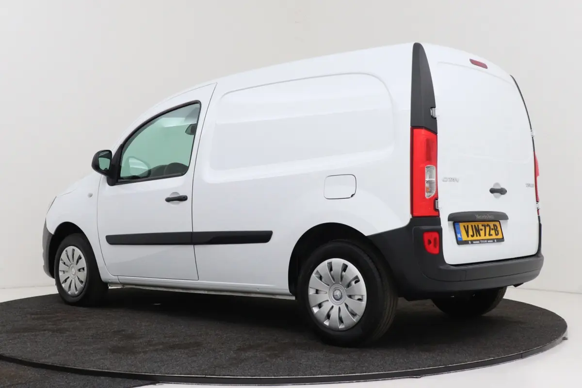 109 CDI | 78.000 KM! | Org NL | Airco | Betimmering | Bluetooth |