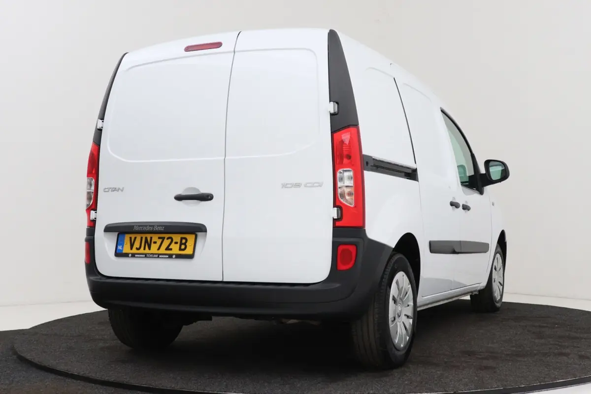 109 CDI | 78.000 KM! | Org NL | Airco | Betimmering | Bluetooth |