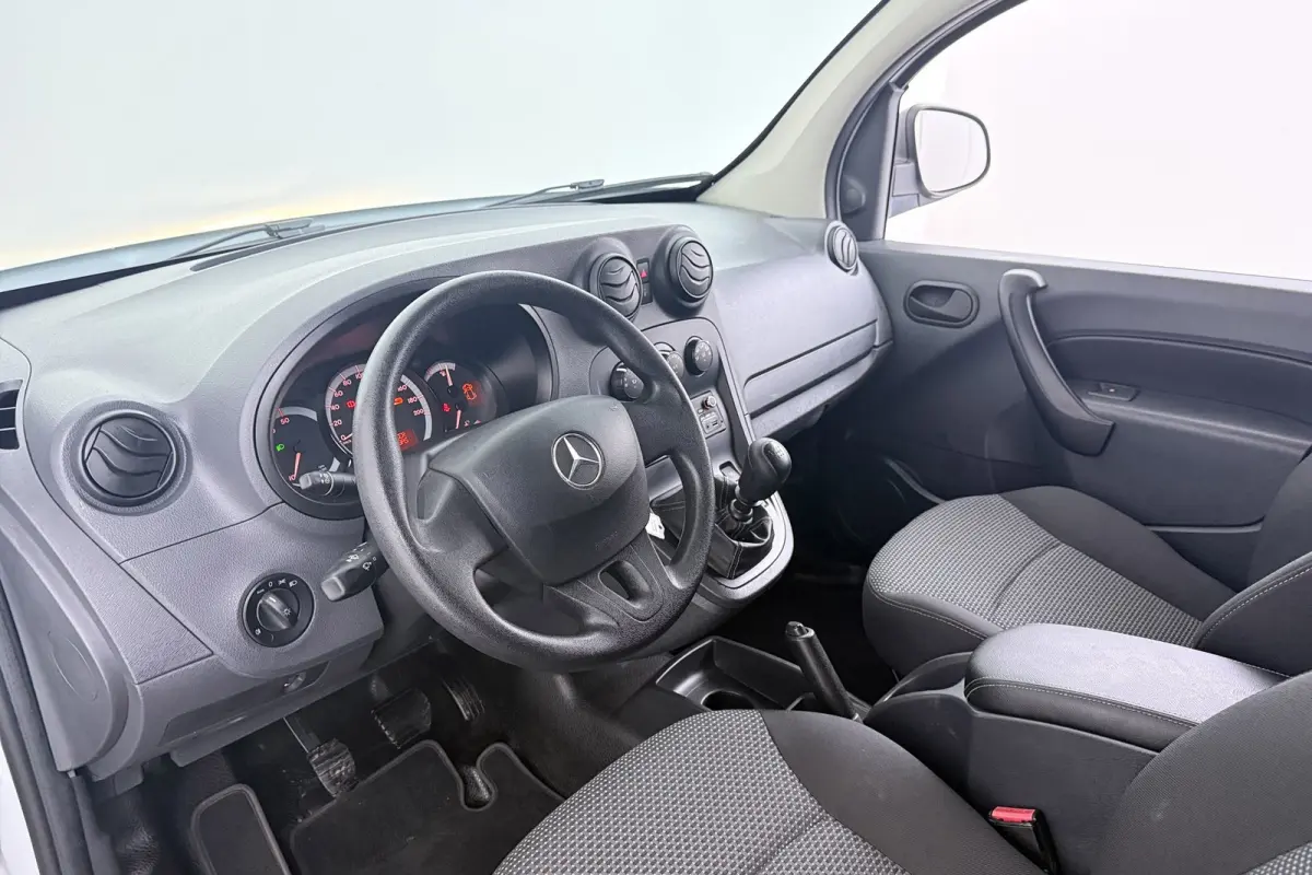 109 CDI | 78.000 KM! | Org NL | Airco | Betimmering | Bluetooth |