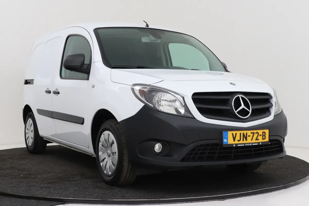 109 CDI | 78.000 KM! | Org NL | Airco | Betimmering | Bluetooth |
