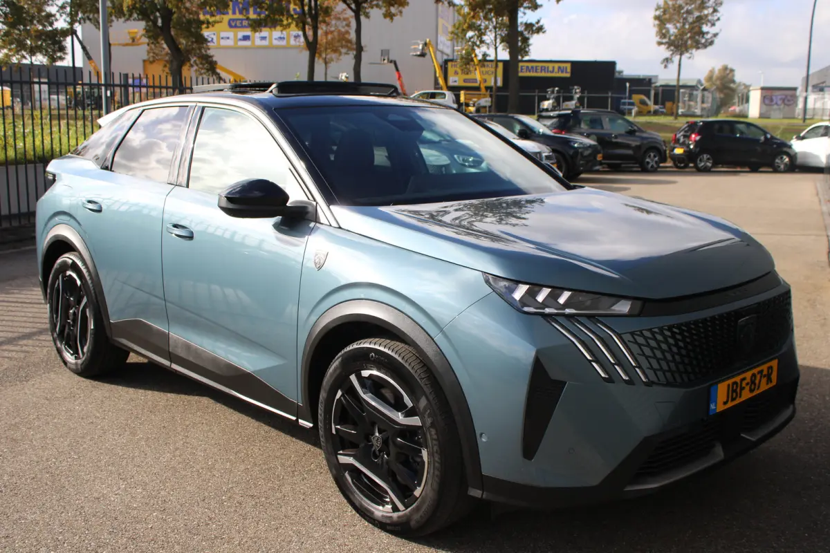 1.6 plug-in Hybrid 195pk GT | Panorama/schuifdak | Luxe stoelen | Massage | Focal | Stoelverwarming | NL auto | 9.500km |