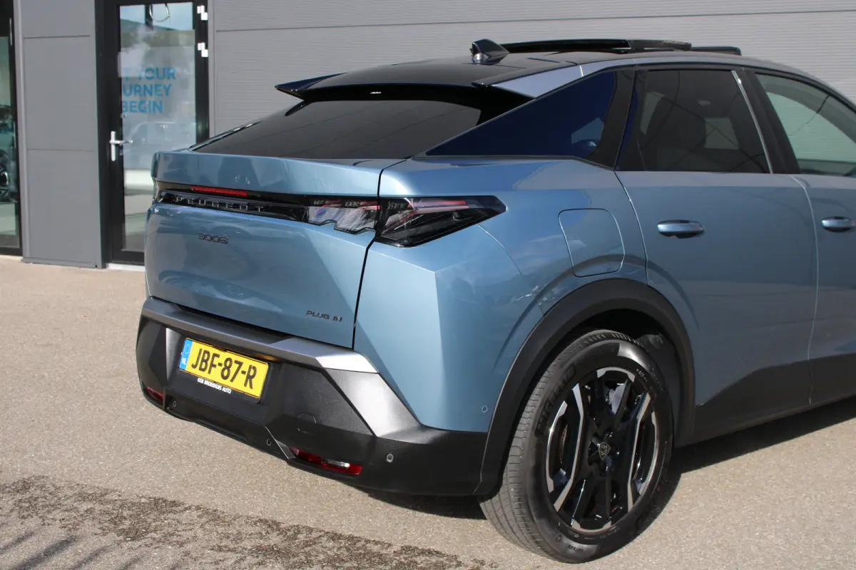 1.6 plug-in Hybrid 195pk GT | Panorama/schuifdak | Luxe stoelen | Massage | Focal | Stoelverwarming | NL auto | 9.500km |