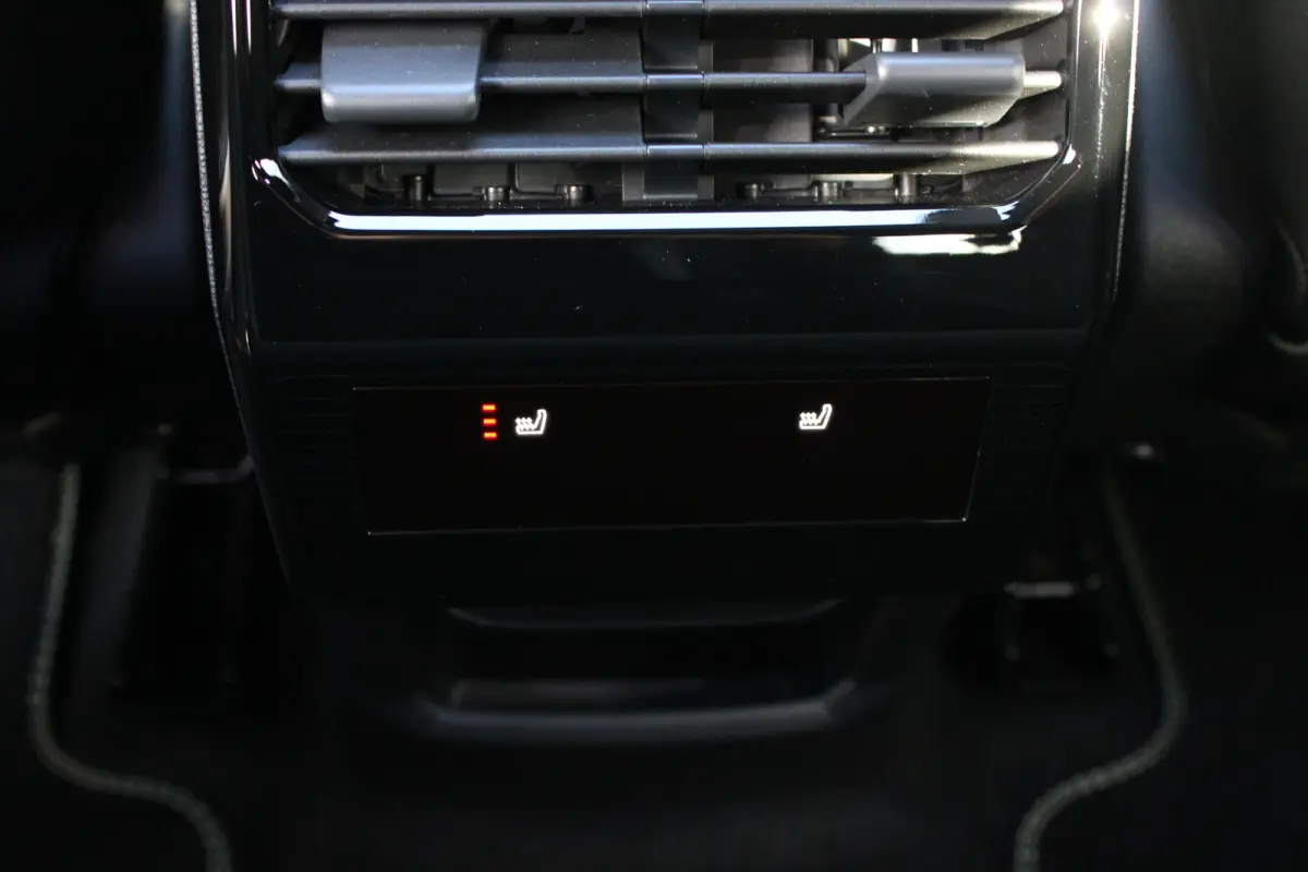 1.6 plug-in Hybrid 195pk GT | Panorama/schuifdak | Luxe stoelen | Massage | Focal | Stoelverwarming | NL auto | 9.500km |