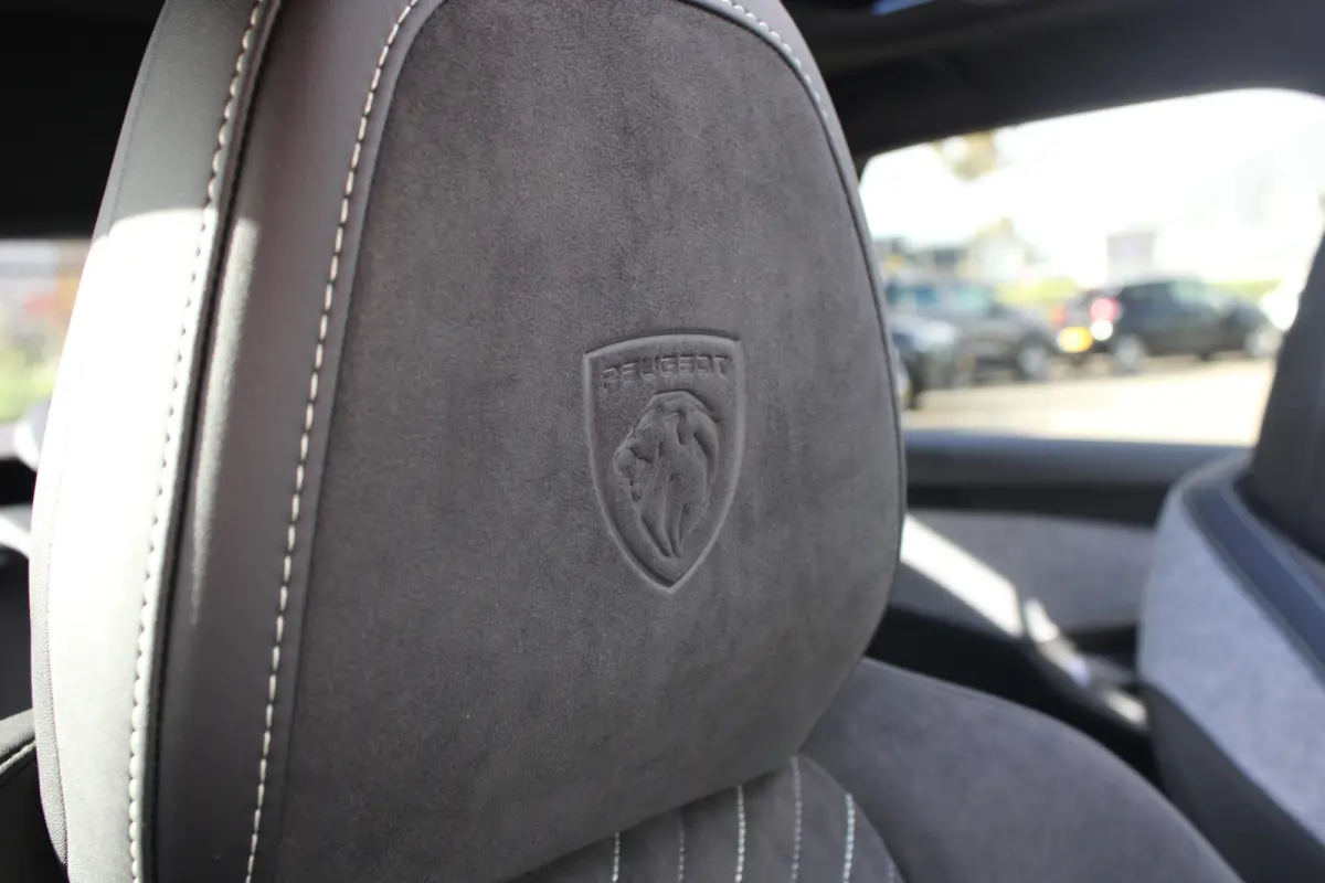 1.6 plug-in Hybrid 195pk GT | Panorama/schuifdak | Luxe stoelen | Massage | Focal | Stoelverwarming | NL auto | 9.500km |