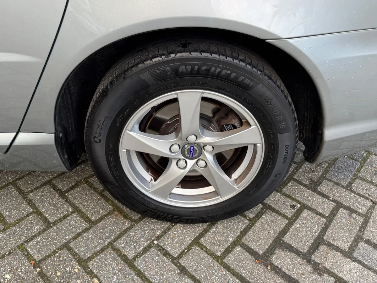 2.0 D4 Polar+ 180PK Automaat | Lederen Bekleding | Navigatie | Trekhaak | Memory