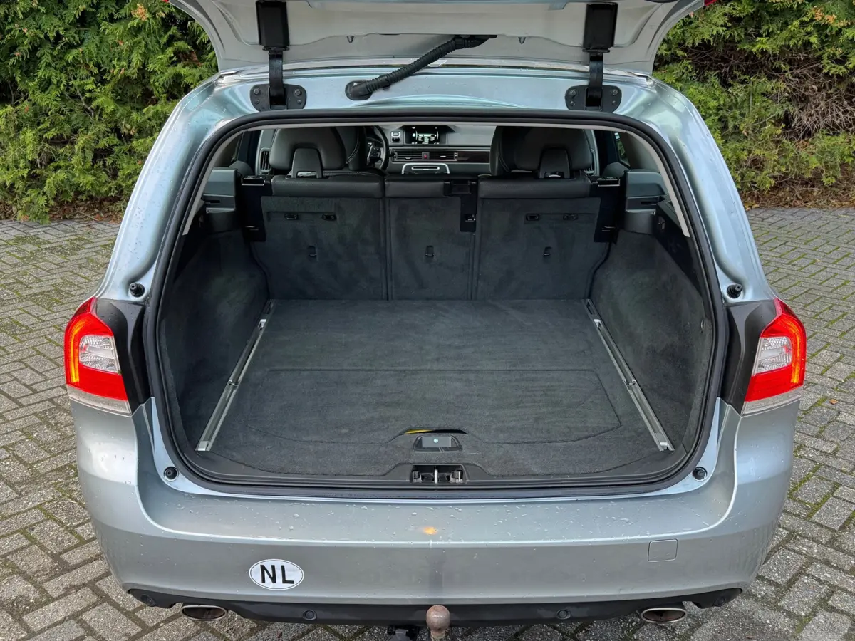 2.0 D4 Polar+ 180PK Automaat | Lederen Bekleding | Navigatie | Trekhaak | Memory