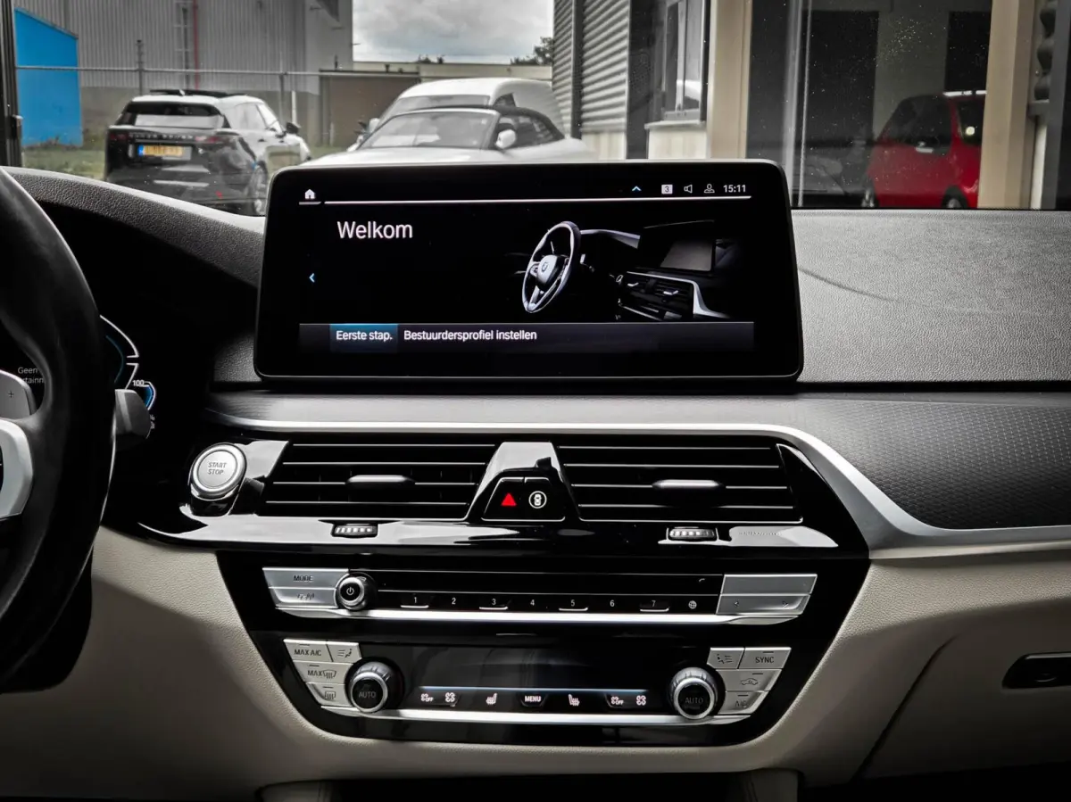 545e xDrive M-Sport | BOWERS & WILKINS | LASER | SOFTCLOSE