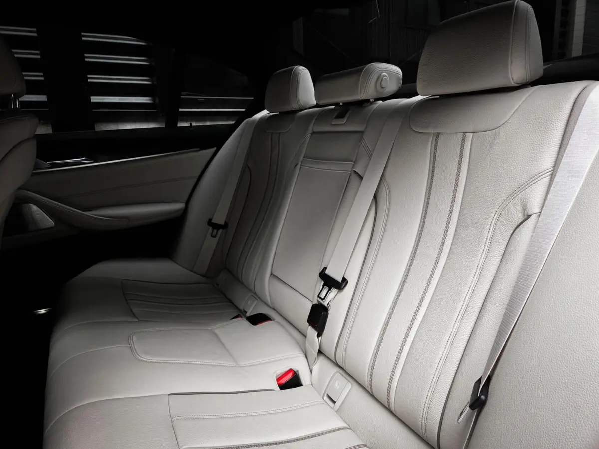 545e xDrive M-Sport | BOWERS & WILKINS | LASER | SOFTCLOSE
