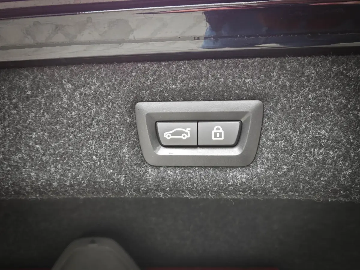 545e xDrive M-Sport | BOWERS & WILKINS | LASER | SOFTCLOSE