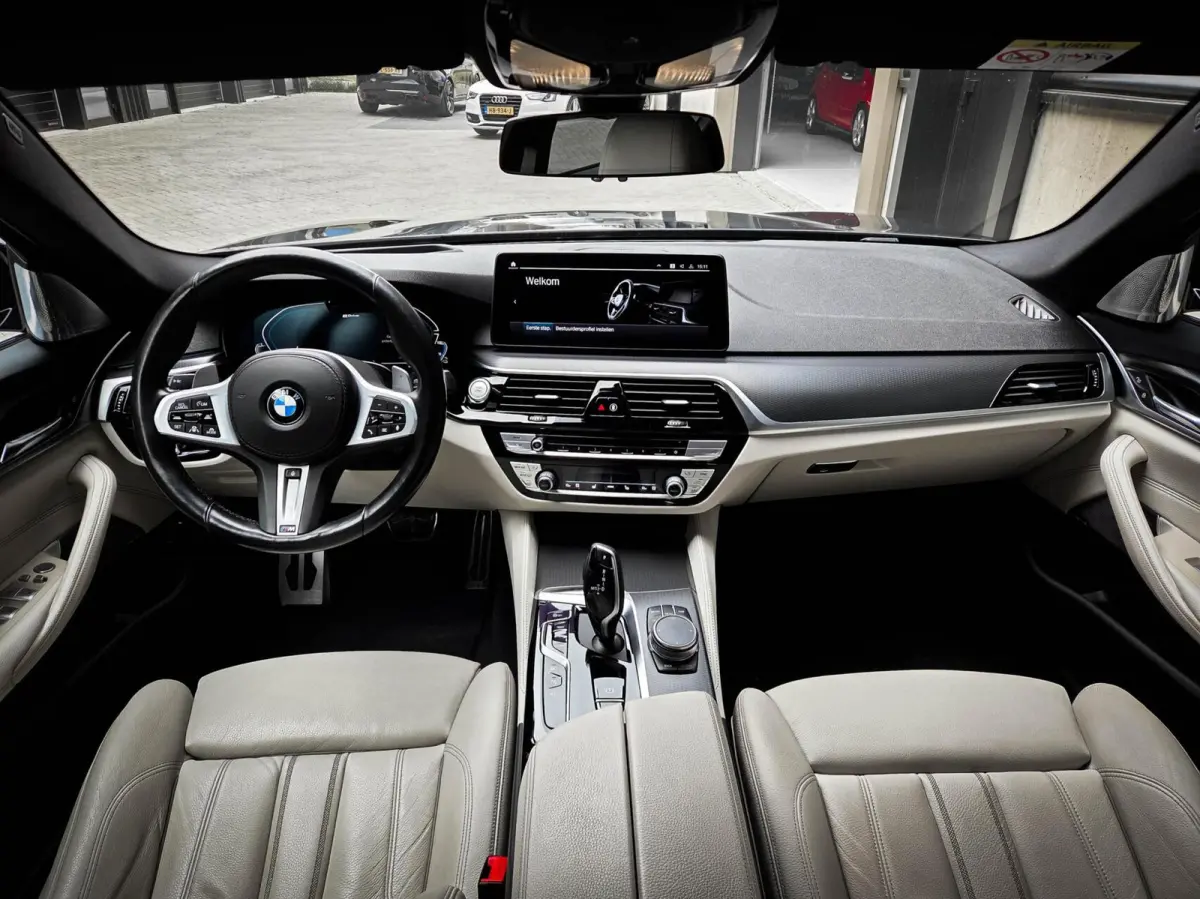 545e xDrive M-Sport | BOWERS & WILKINS | LASER | SOFTCLOSE