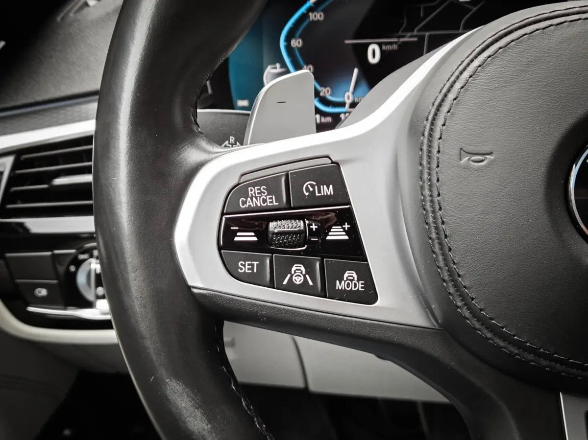545e xDrive M-Sport | BOWERS & WILKINS | LASER | SOFTCLOSE