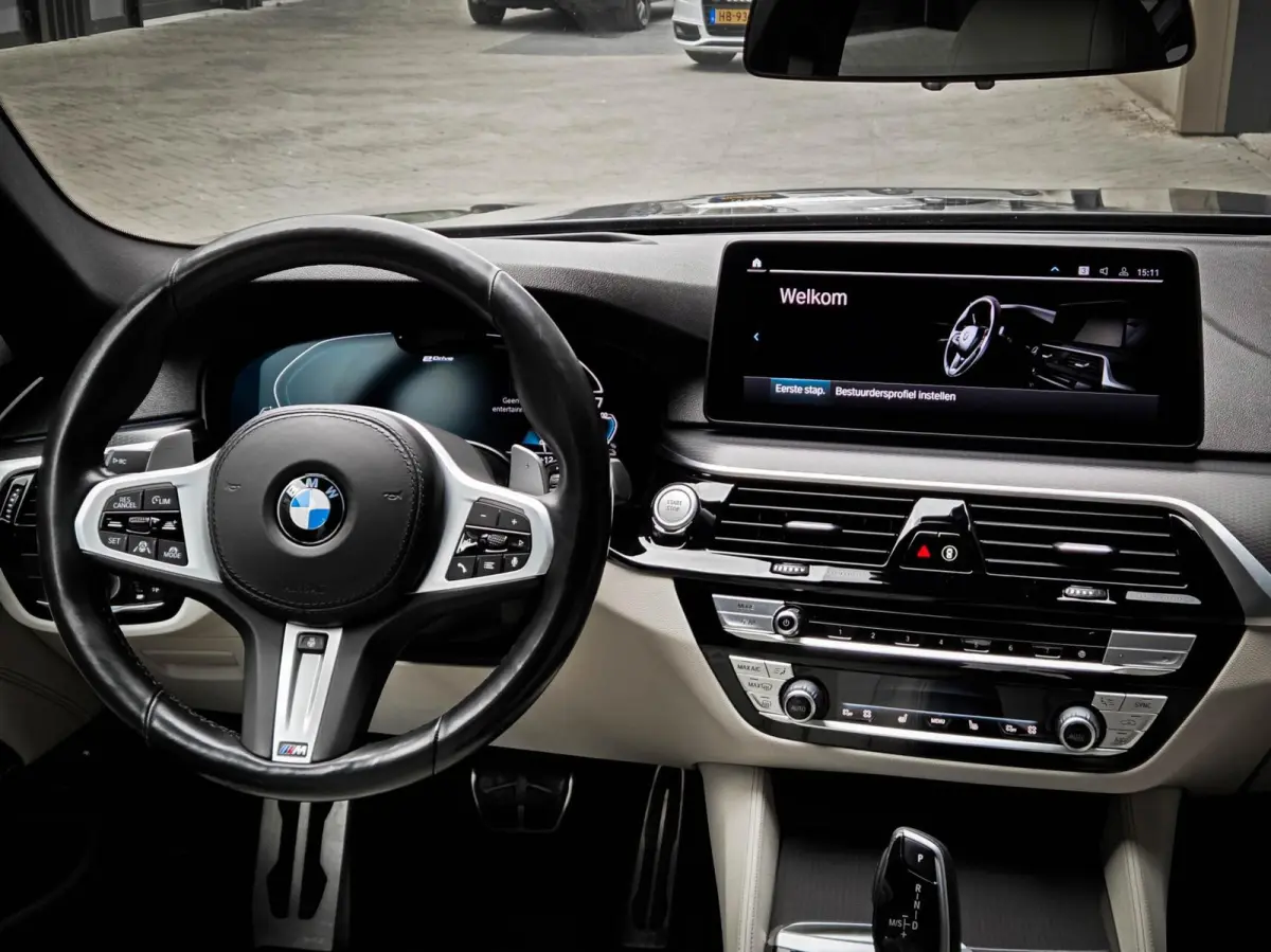 545e xDrive M-Sport | BOWERS & WILKINS | LASER | SOFTCLOSE