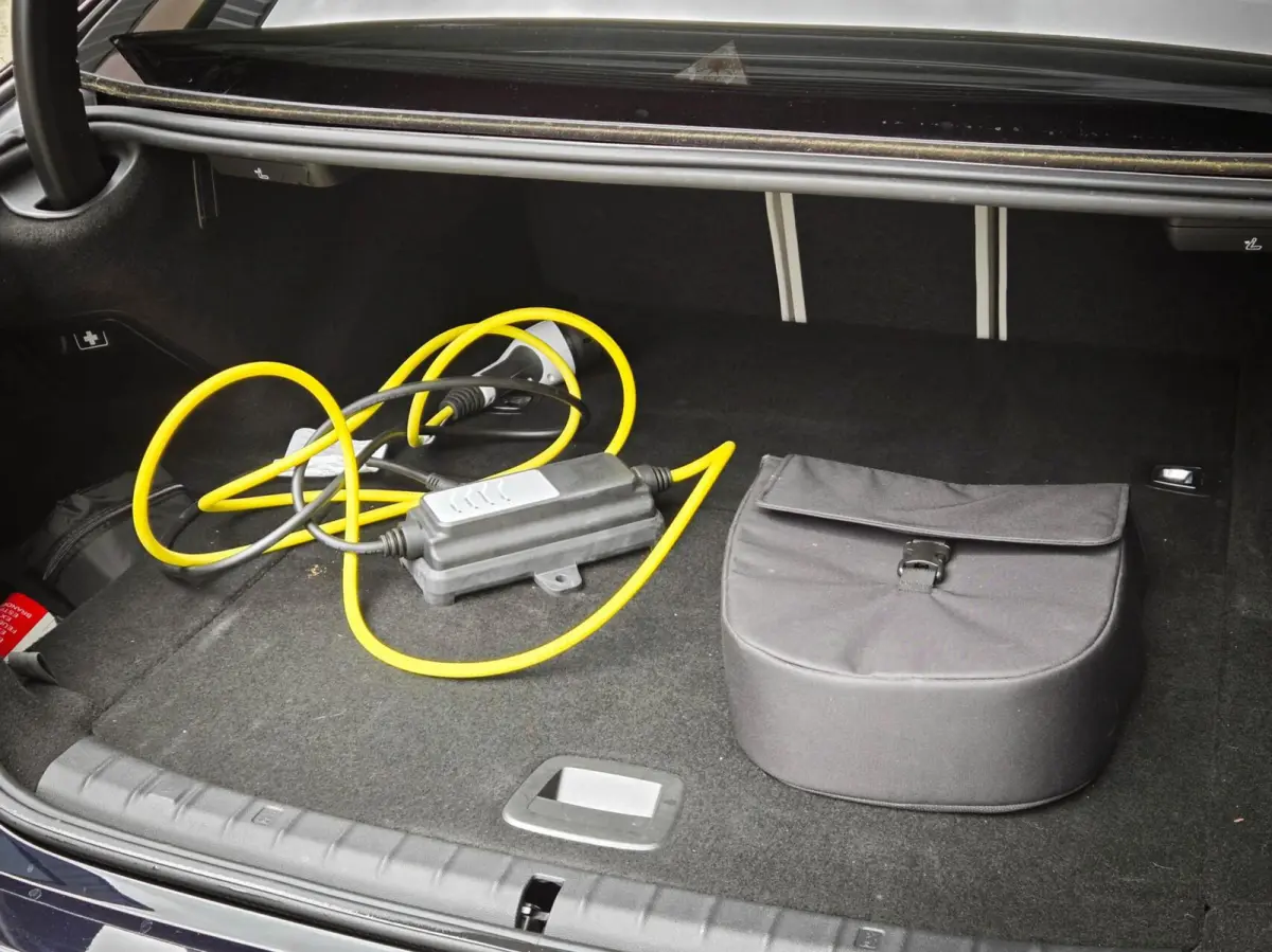 545e xDrive M-Sport | BOWERS & WILKINS | LASER | SOFTCLOSE