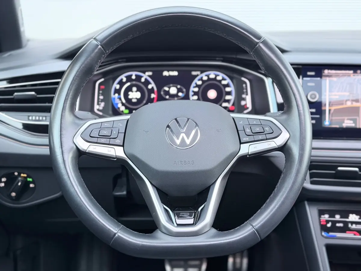 1.5 TSI 3x R-Line Pano/Camera/AppleCarPlay