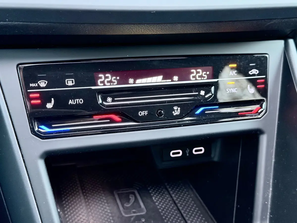 1.5 TSI 3x R-Line Pano/Camera/AppleCarPlay