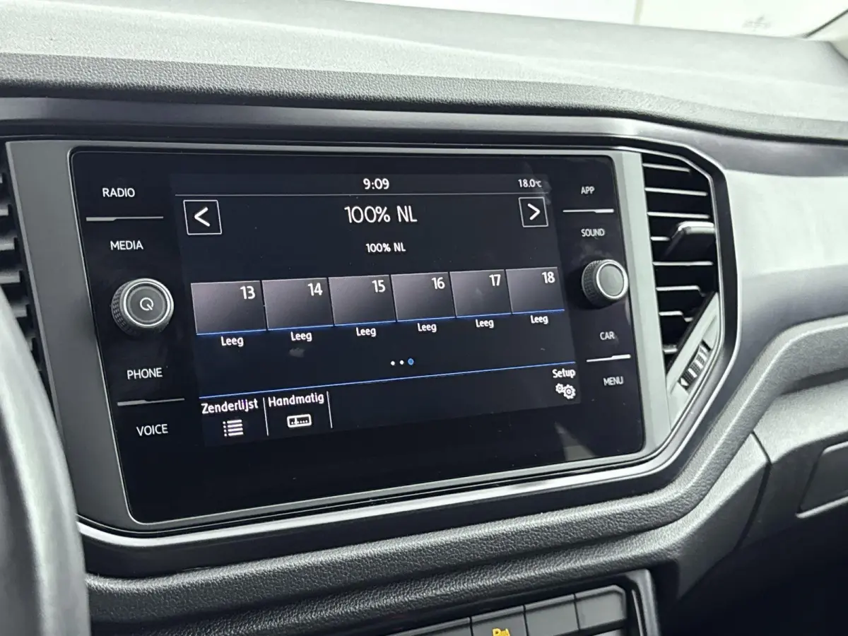 1.0 TSI Style | 1e EIGENAAR | STOELVERWARMING | ADAPTIEF CRUISECONTROL | PARKEERSENSOREN V+A | APPLE CARPLAY / ANDROID AUTO |