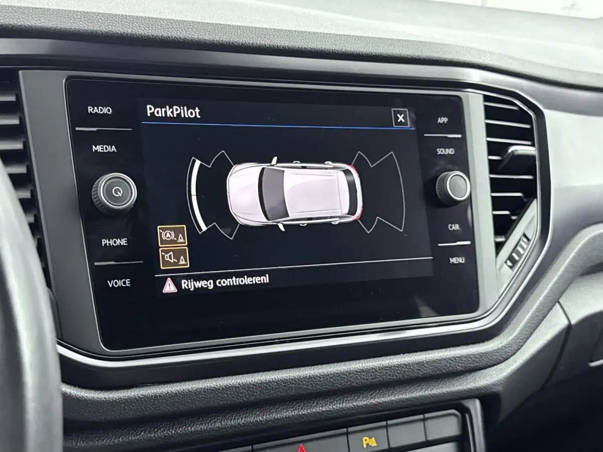 1.0 TSI Style | 1e EIGENAAR | STOELVERWARMING | ADAPTIEF CRUISECONTROL | PARKEERSENSOREN V+A | APPLE CARPLAY / ANDROID AUTO |