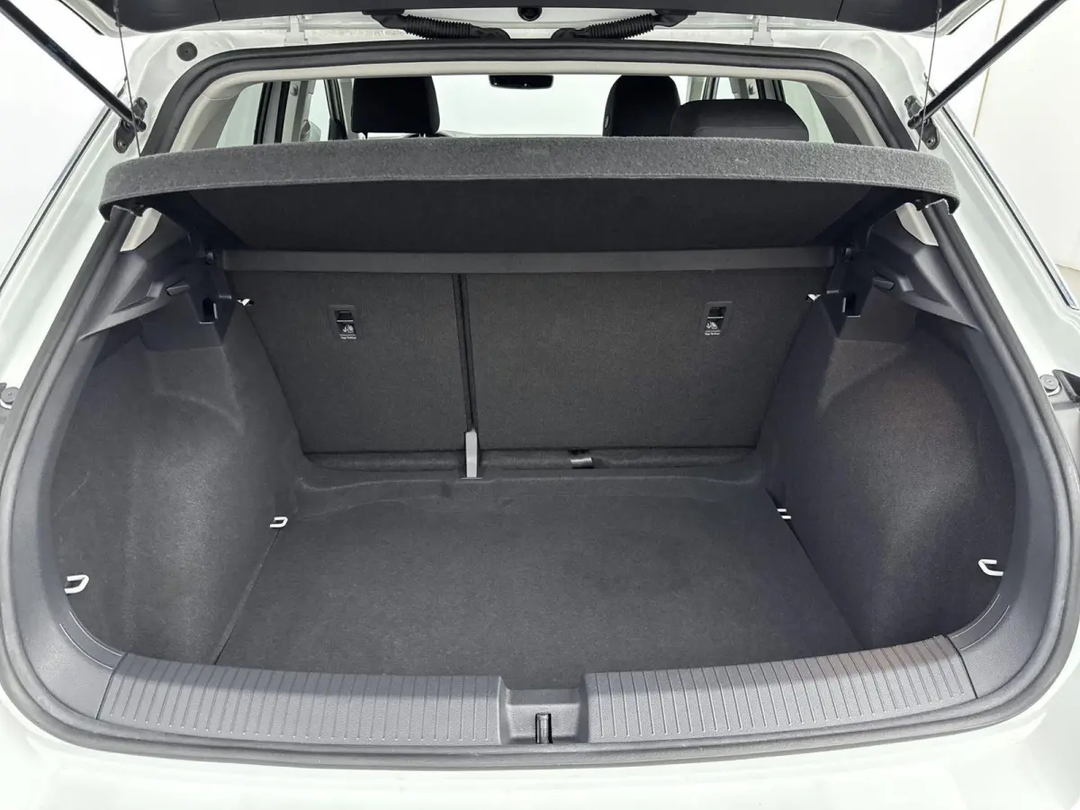 1.0 TSI Style | 1e EIGENAAR | STOELVERWARMING | ADAPTIEF CRUISECONTROL | PARKEERSENSOREN V+A | APPLE CARPLAY / ANDROID AUTO |