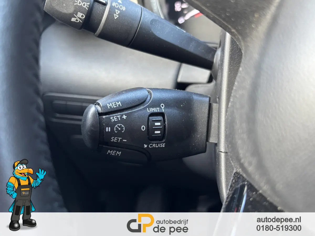 1.2 PureTech S&S Shine GARANTIE/CRUISE/CLIMA/CARPLAY/TREKHAAK/P.SENS.+CAM/LICHTMETAAL rijklaarprijs!