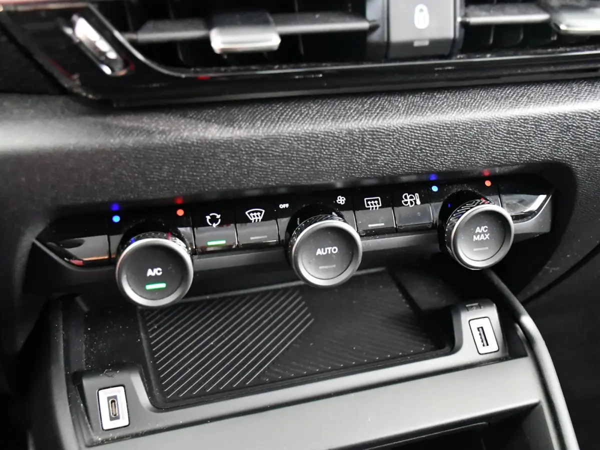 Feel Pack 50 kWh | SOH 91,1 % | Apple CarPlay / Android Auto | Achteruitrijcamera | Climate Control |