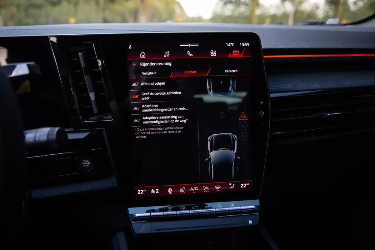 1.2 E-Tech full hybrid 200 esprit Alpine , 360-graden camera, Apple Carplay, Sfeerverlichting, Stoel/stuurverwarming,