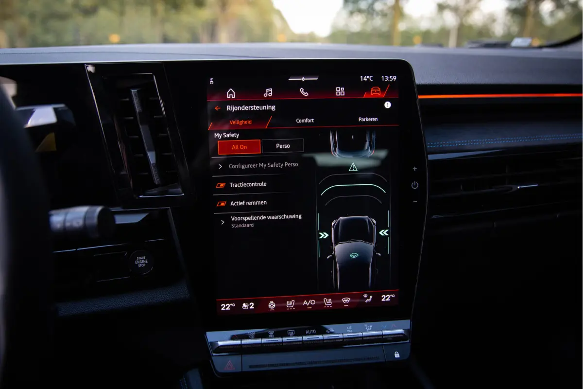 1.2 E-Tech full hybrid 200 esprit Alpine , 360-graden camera, Apple Carplay, Sfeerverlichting, Stoel/stuurverwarming,