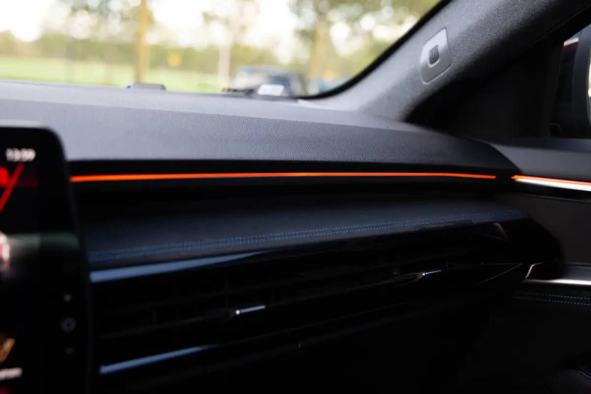 1.2 E-Tech full hybrid 200 esprit Alpine , 360-graden camera, Apple Carplay, Sfeerverlichting, Stoel/stuurverwarming,