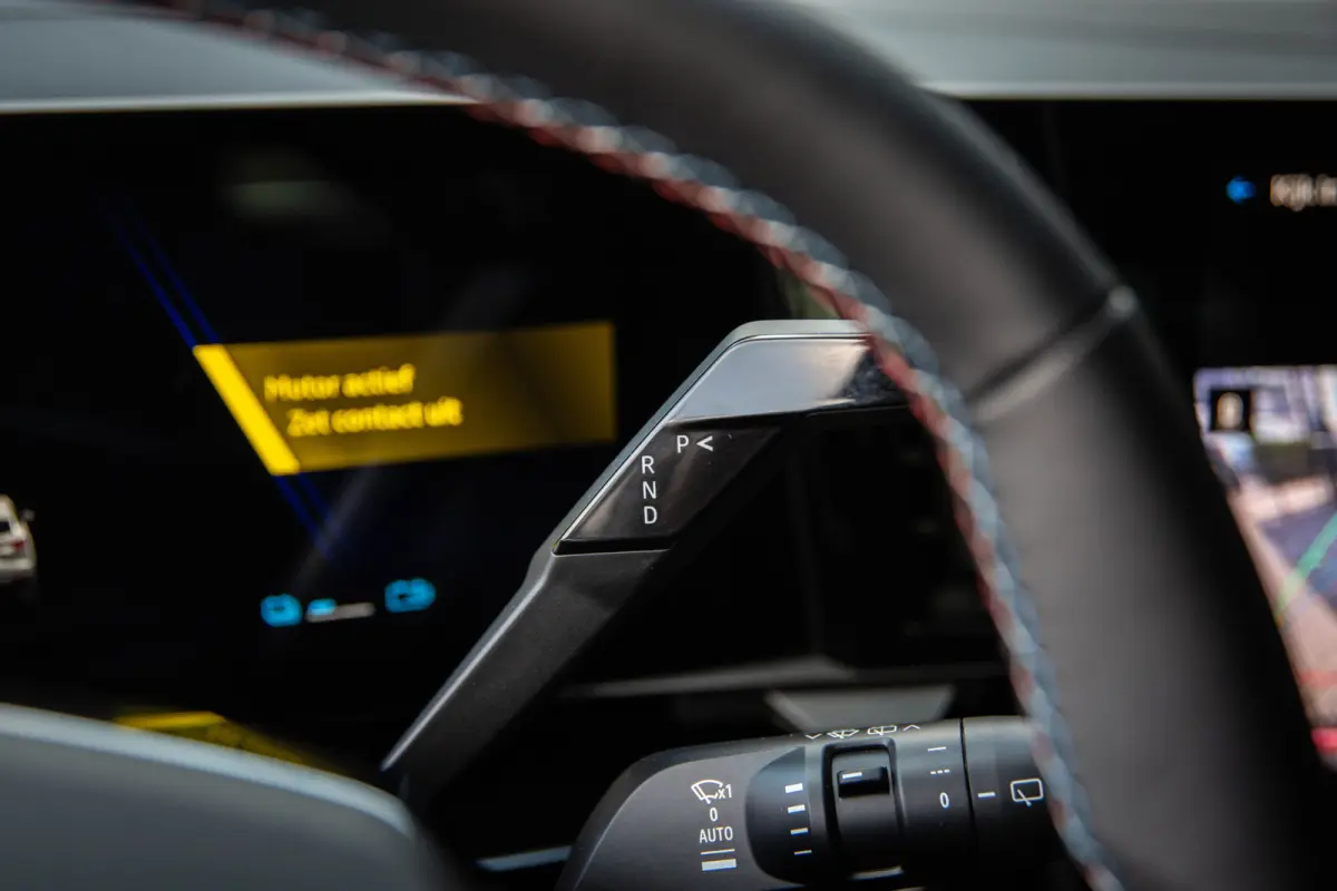 1.2 E-Tech full hybrid 200 esprit Alpine , 360-graden camera, Apple Carplay, Sfeerverlichting, Stoel/stuurverwarming,