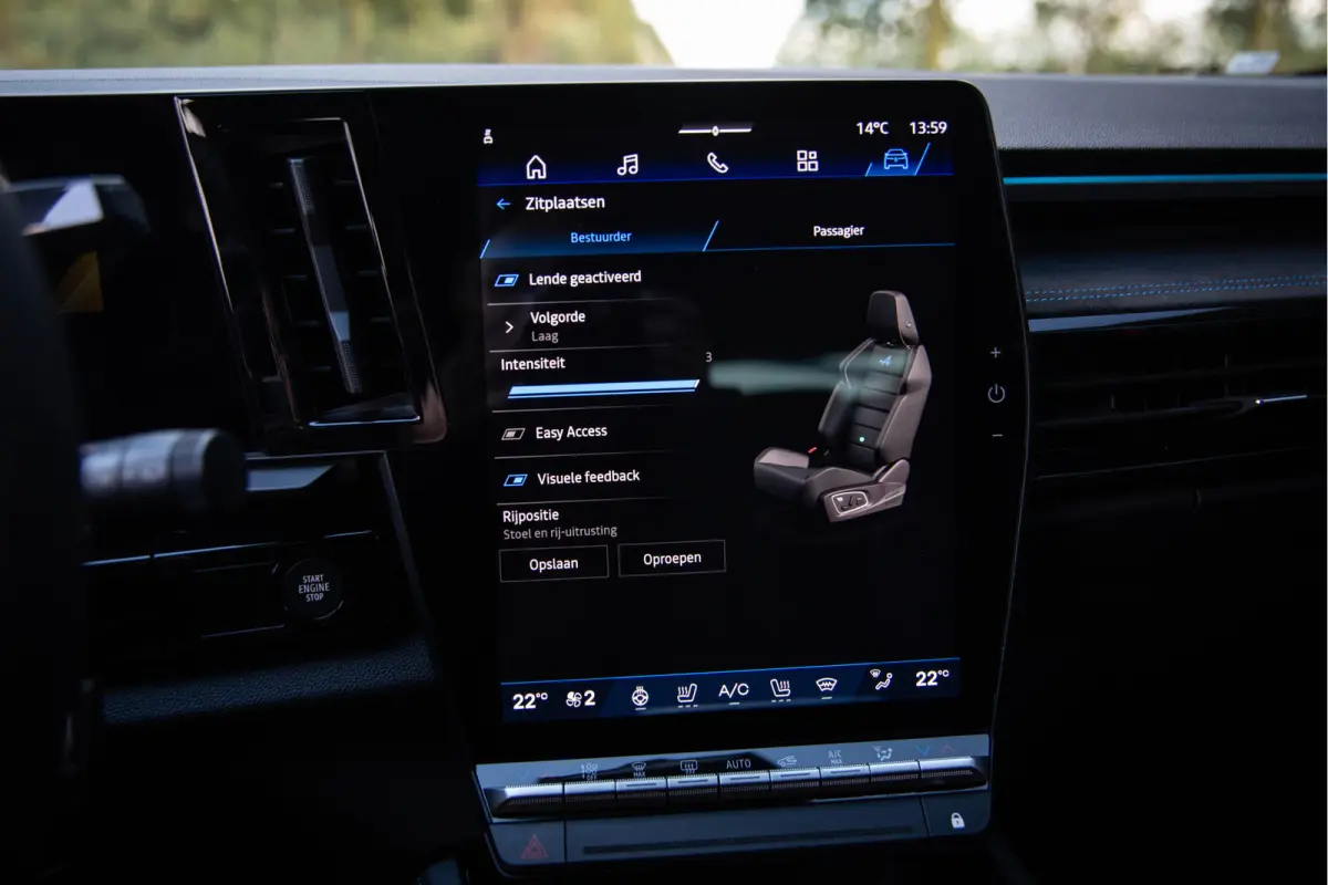 1.2 E-Tech full hybrid 200 esprit Alpine , 360-graden camera, Apple Carplay, Sfeerverlichting, Stoel/stuurverwarming,