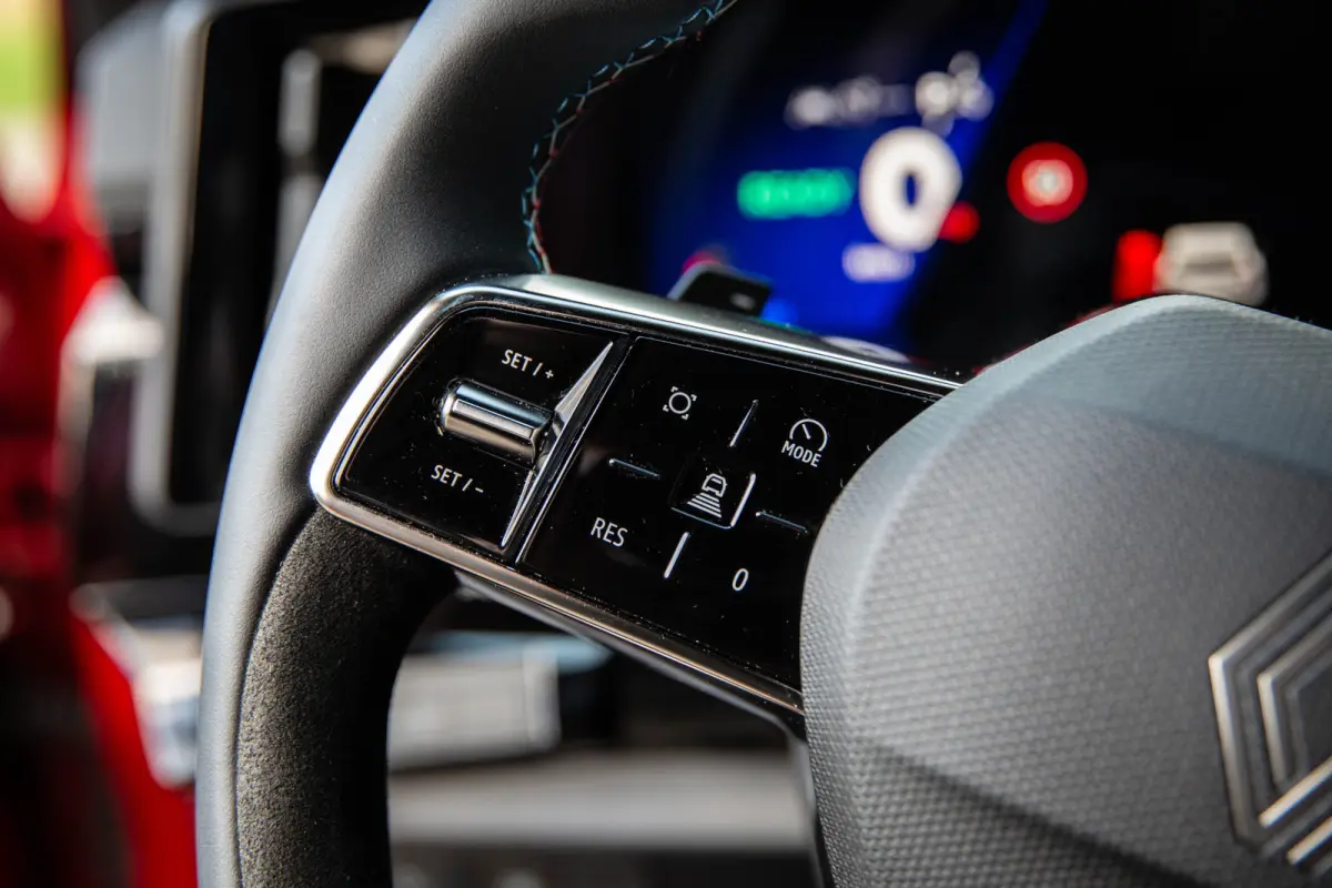 1.2 E-Tech full hybrid 200 esprit Alpine , 360-graden camera, Apple Carplay, Sfeerverlichting, Stoel/stuurverwarming,