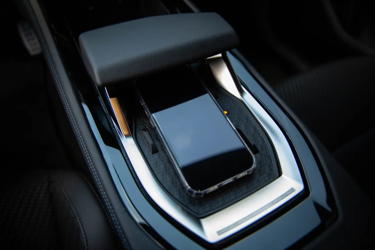 1.2 E-Tech full hybrid 200 esprit Alpine , 360-graden camera, Apple Carplay, Sfeerverlichting, Stoel/stuurverwarming,